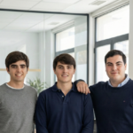 Hugo Cantero, David Hernández y Javier Madruga, equipo de Filtro Digital en un espacio de coworking
